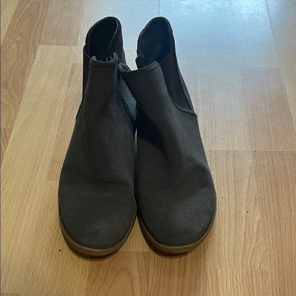 Kensie Black Textured Ankle Booties
